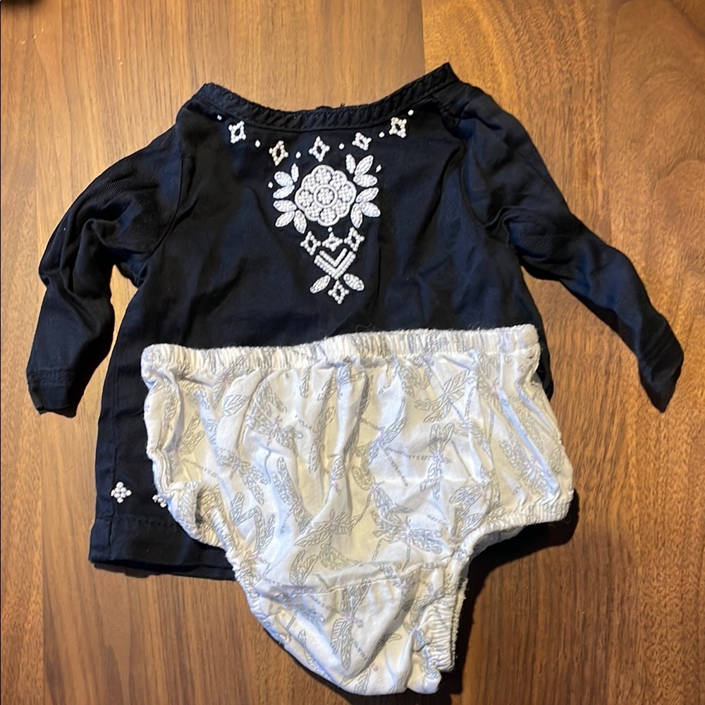 Carters NB top Gap bloomers